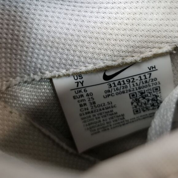 NIKE AIR FORCE 1 "AF1" LOW '07 Triple White  Sneakers. Size 7Y Women's Size 8.5 - Picture 10 of 10